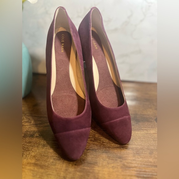 NWOT Cole Haan burgundy suede heels size 8 to 8 1/2 - Picture 2 of 10